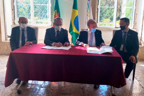 SEST SENAT e OEI assinam acordo de cooperação técnica