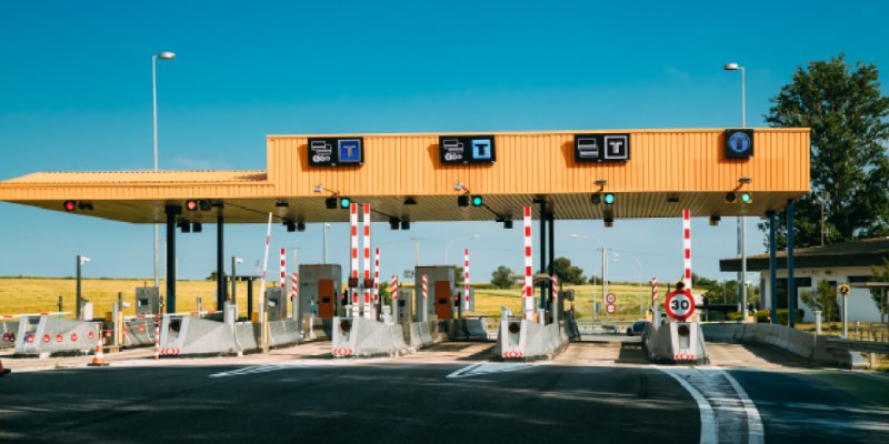Atualizações sobre as cobranças de pedágio para todos os eixos de veículos carregados