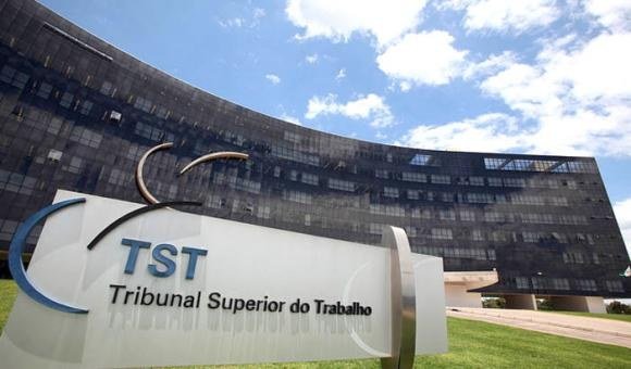 TST declara abusiva a greve dos petroleiros de 2018 e multa os sindicatos