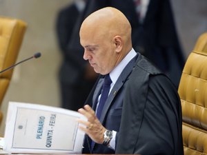 Alexandre de Moraes suspende decisão que permitia desconto sindical em folha