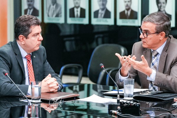 CNT e MME discutem alternativas ao aumento do percentual do biodiesel na mistura obrigatória ao diesel
