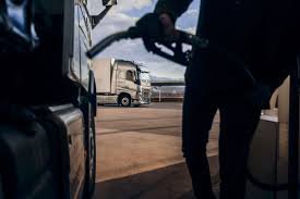 Preço do diesel deve continuar subindo em 2025&amp;#44; aponta especialista