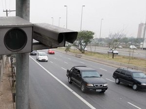 Justiça homologa acordo para governo instalar 1.140 radares em estradas