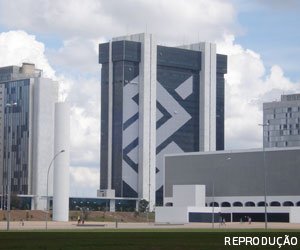 Medida provisória isenta bancos públicos de obrigações para concessão de crédito